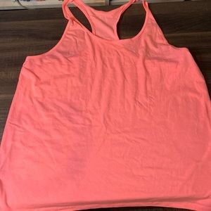 Gap fit tank top size XL